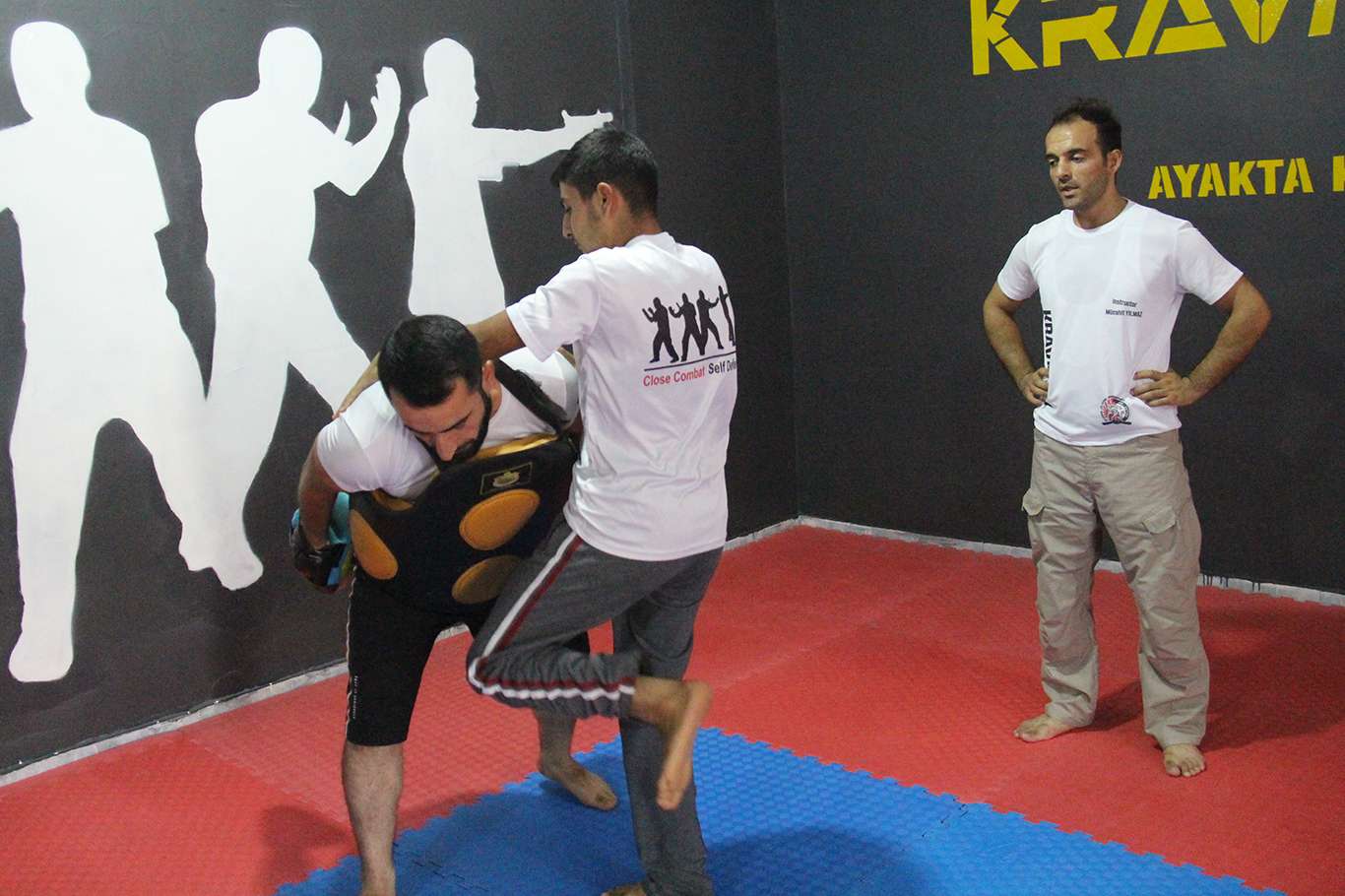 Her yaş grubunun öğrenebileceği yakın savunma tekniği: Ju Jitsu